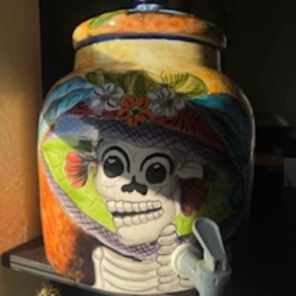 Majolica Pottery - Picture 8 of 8